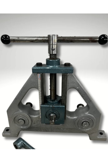Calandra de perfil manual - VM1