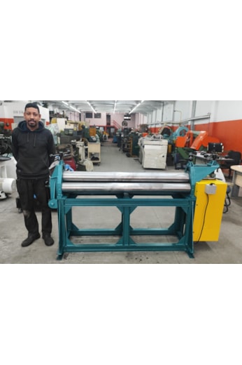 Calandra Piramidal 1550x1/4