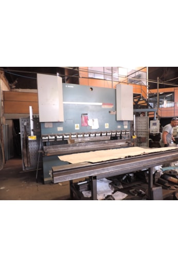 Dobradeira 300 ton CNC - VN610