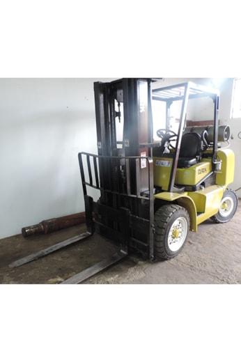 Empilhadeira Clark 4 ton - VN378
