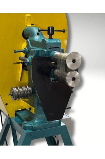 Frisadeira Motorizada com Bancada FBT-B4T
