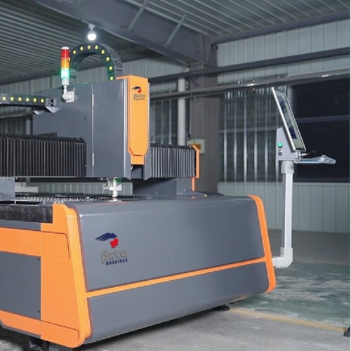 Máquina de Corte a Laser Fibra 3000 W - B3015