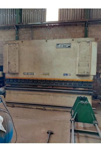 Prensa dobradeira Hidráulica Newton 4.000X200T - VN907